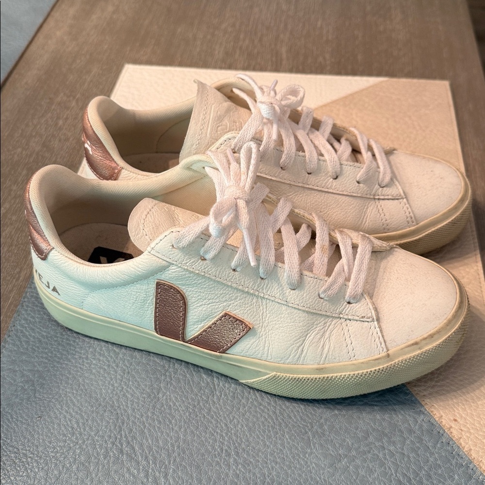 VEJA RECIFE CHROMEFREE LEATHER WHITE BABE SIZE 8